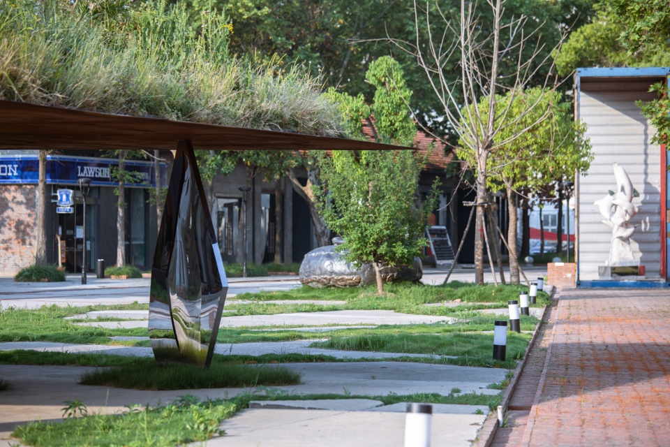 landscape reconstruction of wuhan liangyou red town culture and art community by uao