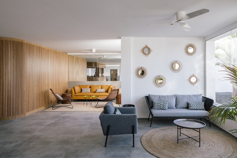 oasis lanz hotel by zooco estudio