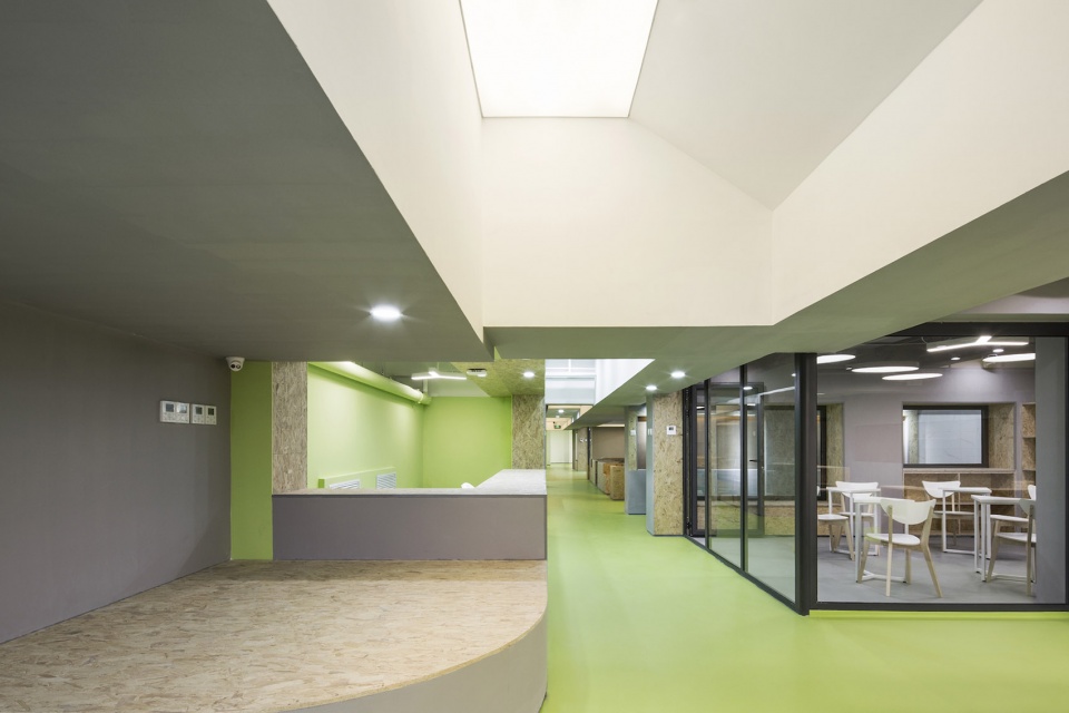 Cultural Activity Center of Beijing Guang an men nei Community by MAT