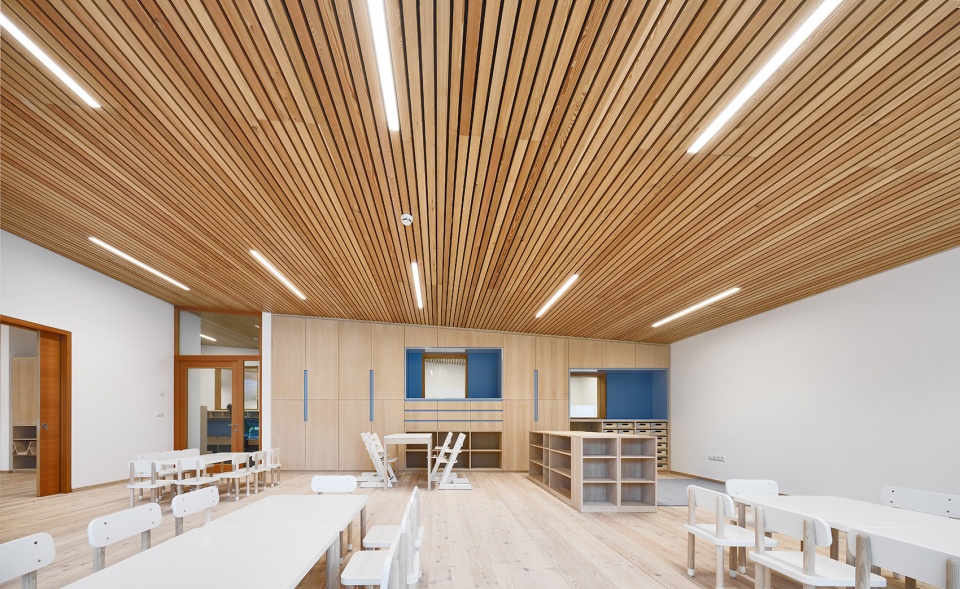 KINDERGARTEN SLUDERNO by Roland Baldi Architects