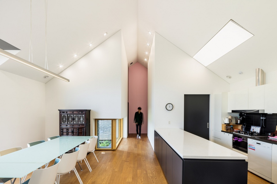 DIASPORA by L EAU design