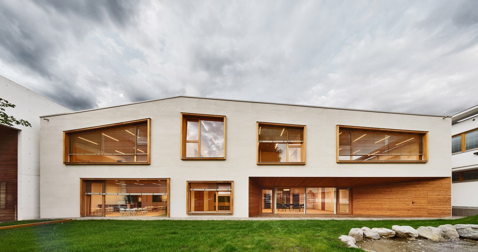 KINDERGARTEN SLUDERNO by Roland Baldi Architects