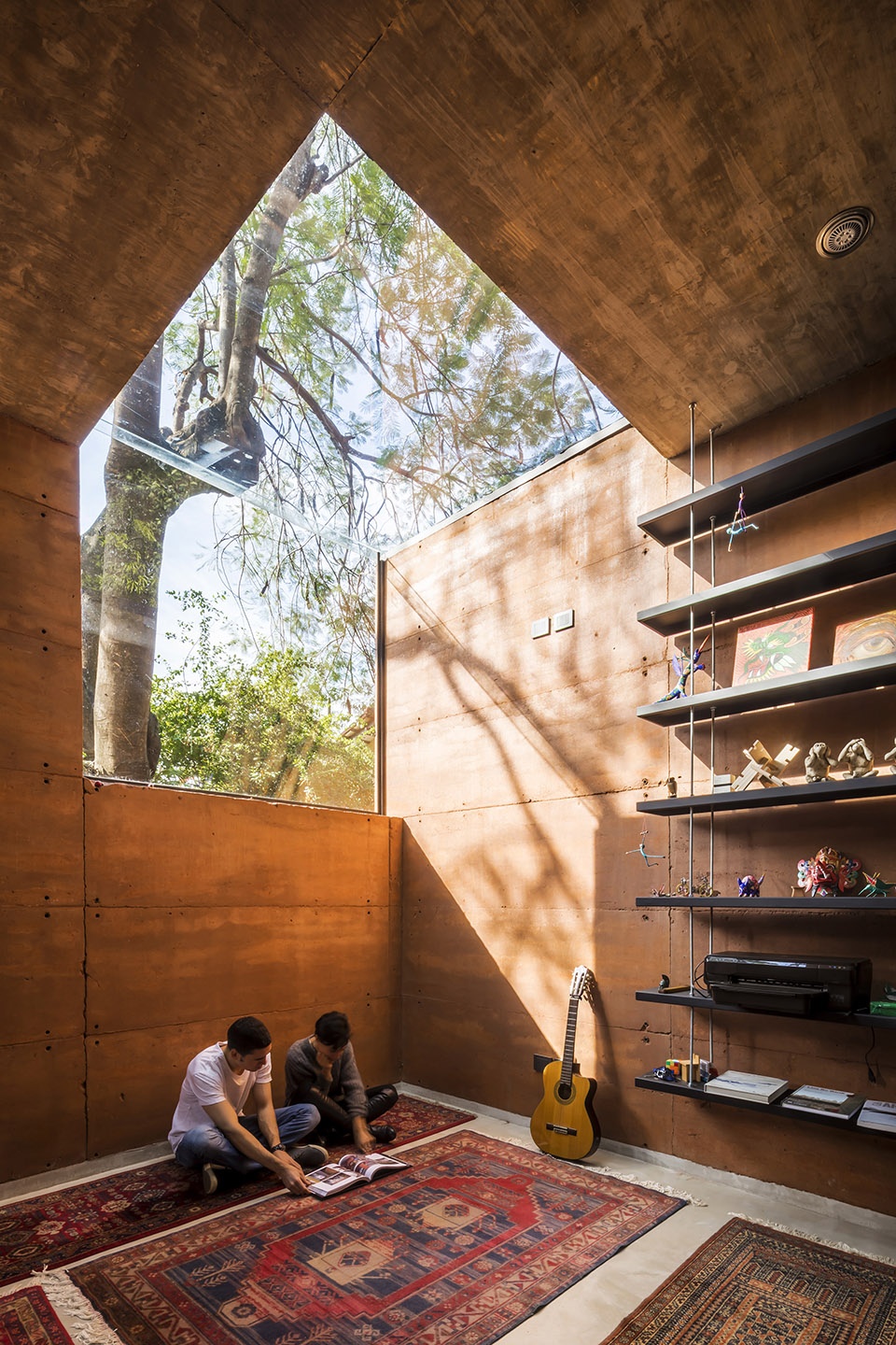 Caja de Tierra by Equipo de Arquitectura