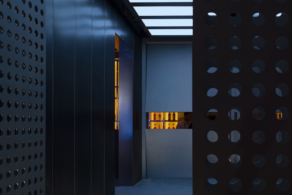 IRONBOX China by Y design