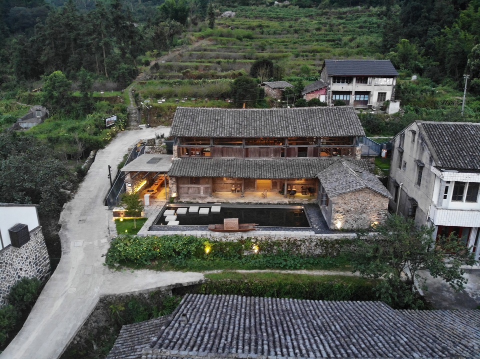 Xiao ao Zhongtong cultural station China by Johnson Design