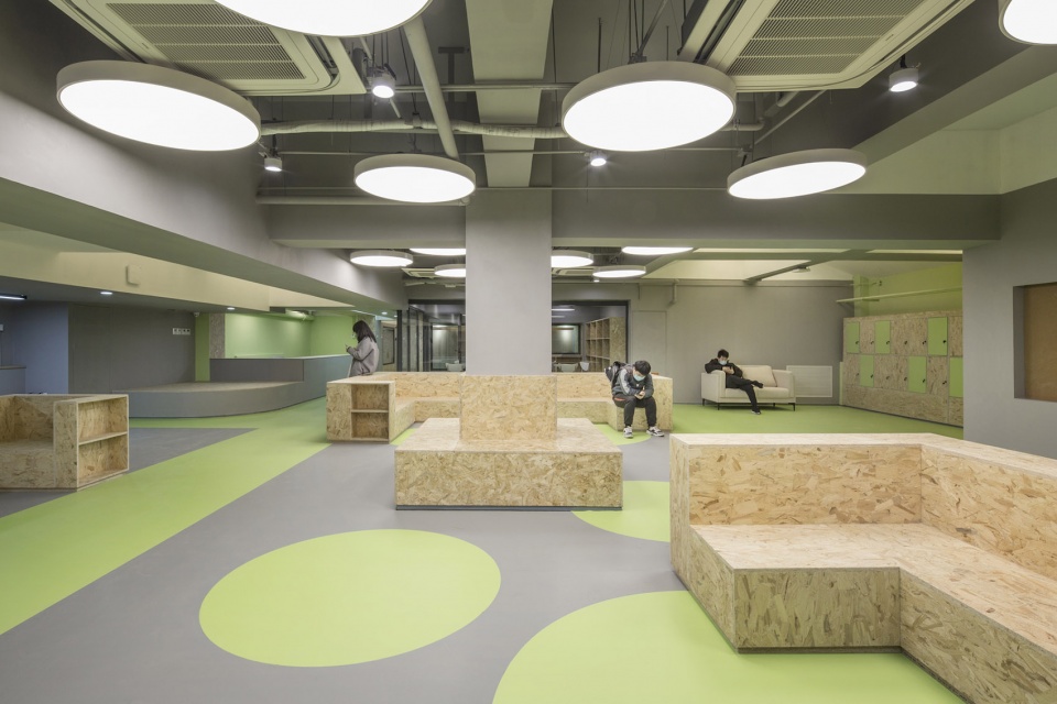 Cultural Activity Center of Beijing Guang an men nei Community by MAT