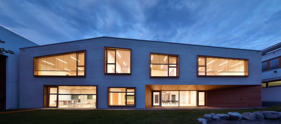 KINDERGARTEN SLUDERNO by Roland Baldi Architects