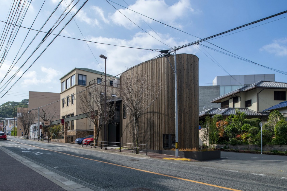 MARUHON FUKUOKA Office Showroom by KATORI archi design associates