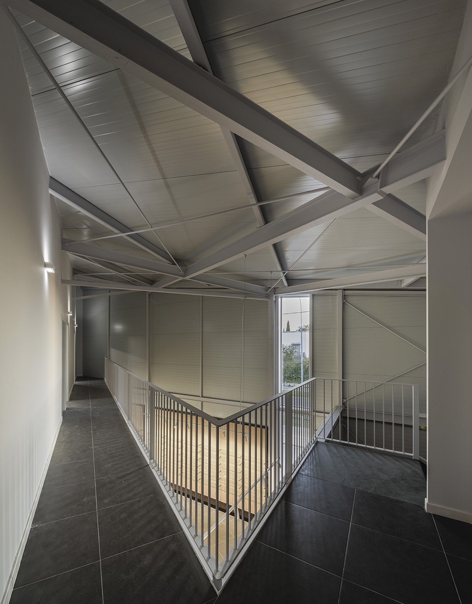 pharmacy 58 in cordoba by estudio de arquitectura javier terrados