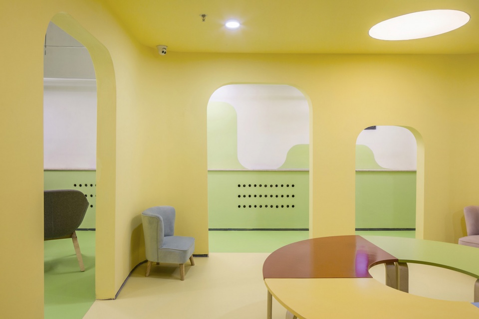 Cultural Activity Center of Beijing Guang an men nei Community by MAT