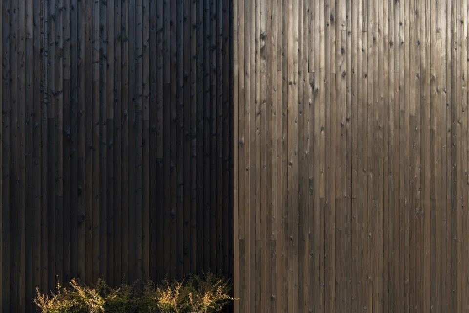 MARUHON FUKUOKA Office Showroom by KATORI archi design associates