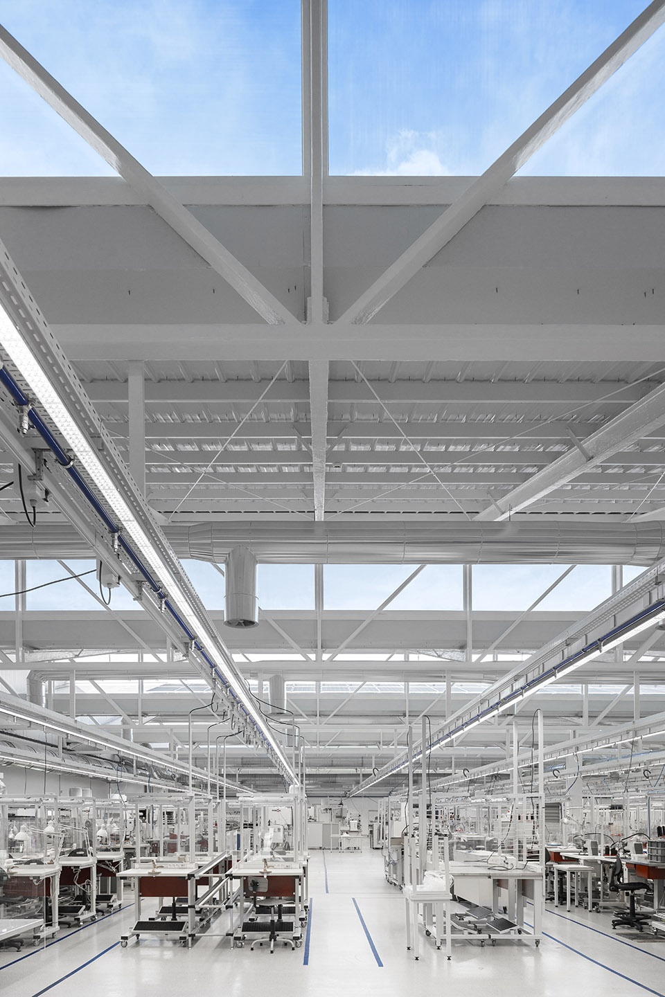 bradco industrial unit by em paralelo