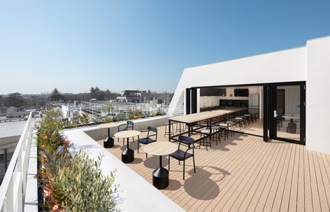 MARUI TOCLUS综合共享住宅，东京 / nendo