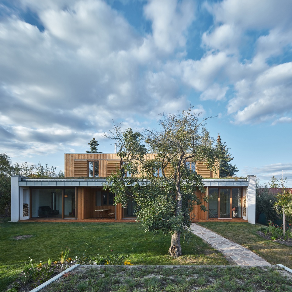 new house in the old garden by kaa studio