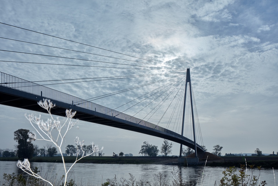 uhpfrc footbridge by petr tej marek blank jan mourek