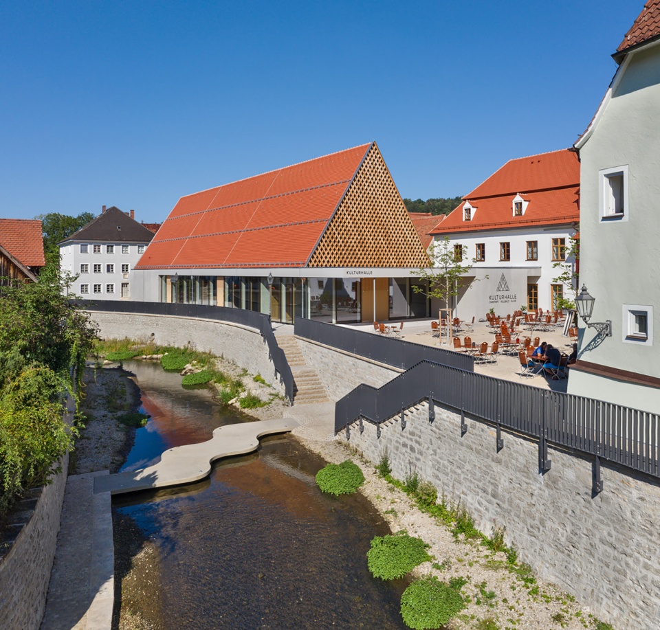 Kulturhalle Christoph Willibald Gluck by KÜHNLEIN Architektur