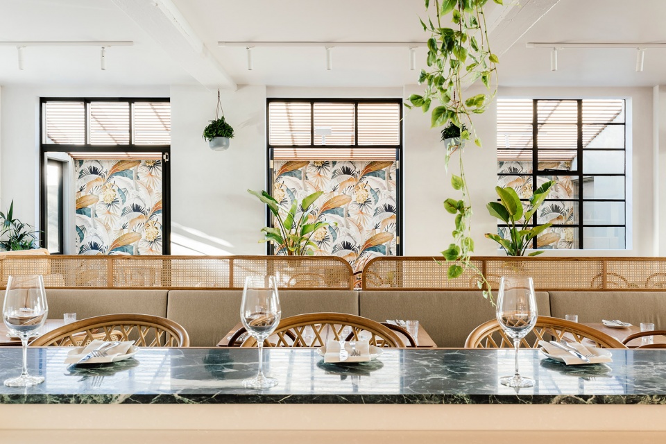 Sisterhood Restaurant café by Biasol