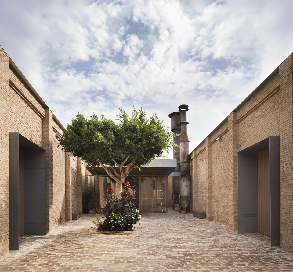 Bombas Gens Art Centre by Ramon Esteve Estudio
