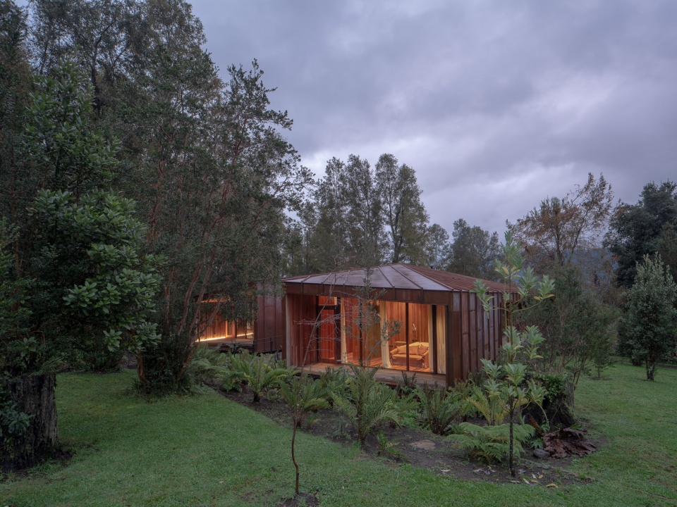 MEMORIA CASA LLU by Cazú Zegers