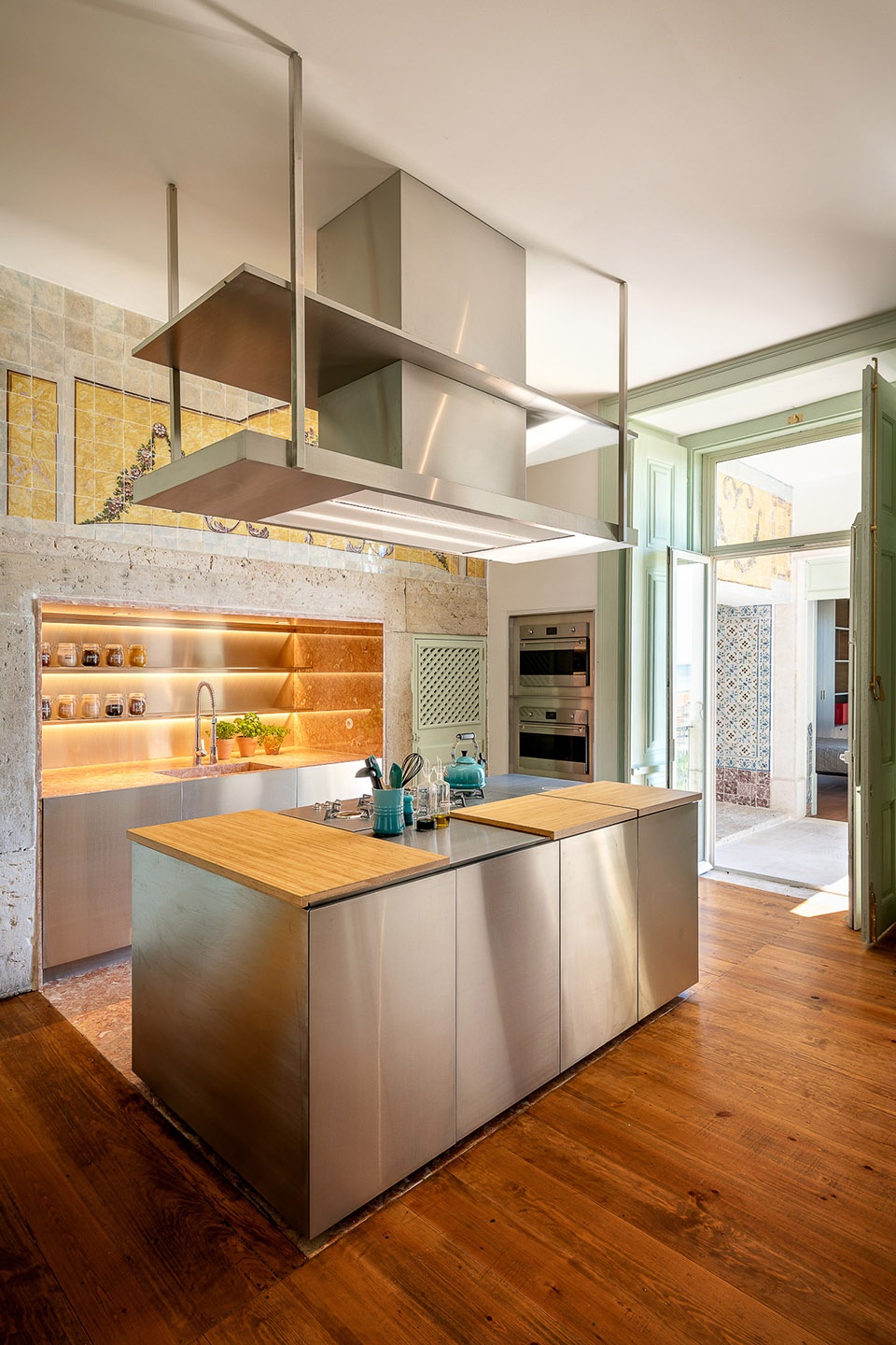 CR apartment by ESQVTA