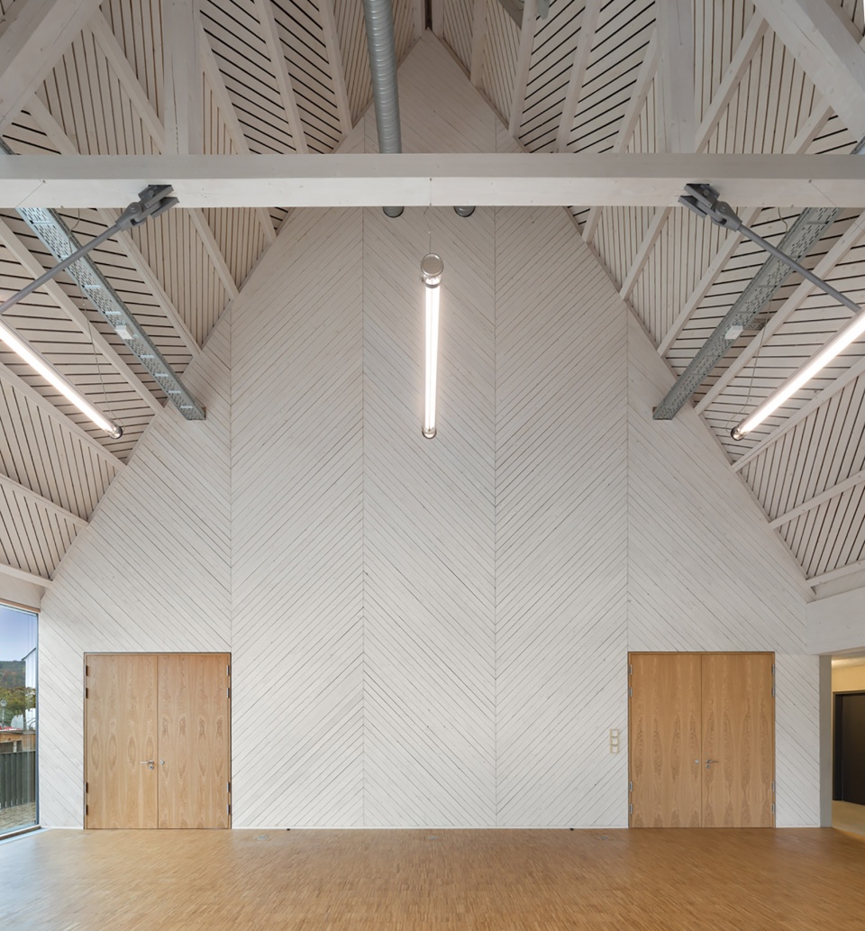 Kulturhalle Christoph Willibald Gluck by KÜHNLEIN Architektur