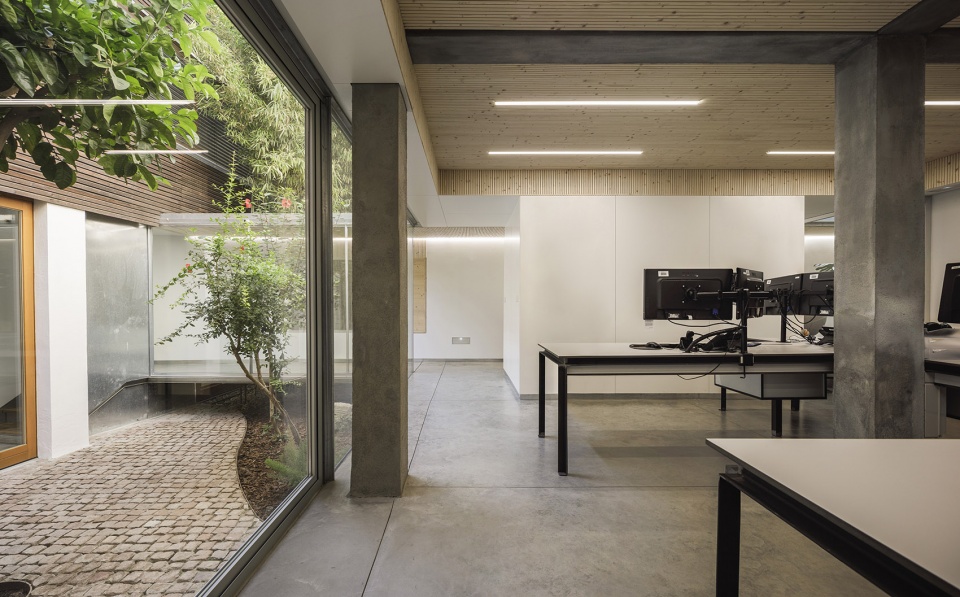 Office within a block by Sol89