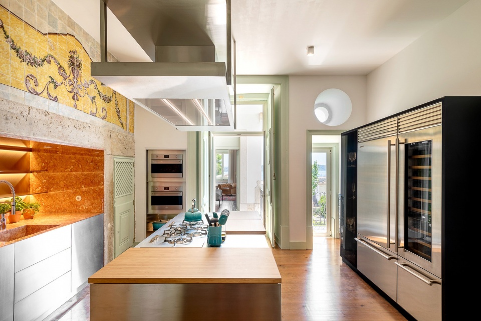 CR apartment by ESQVTA
