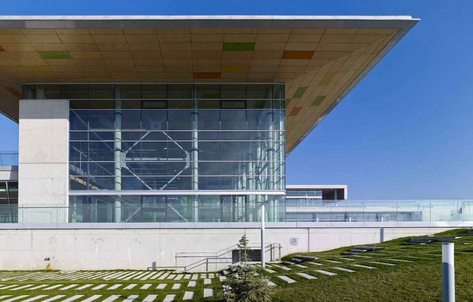 Kolej In Association social center by Uygur Architects
