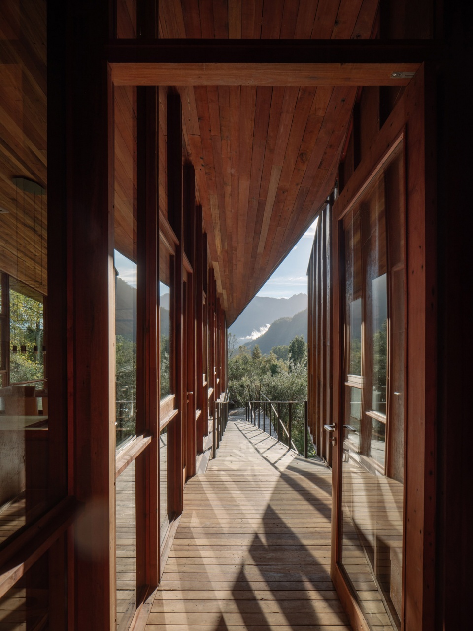 MEMORIA CASA LLU by Cazú Zegers
