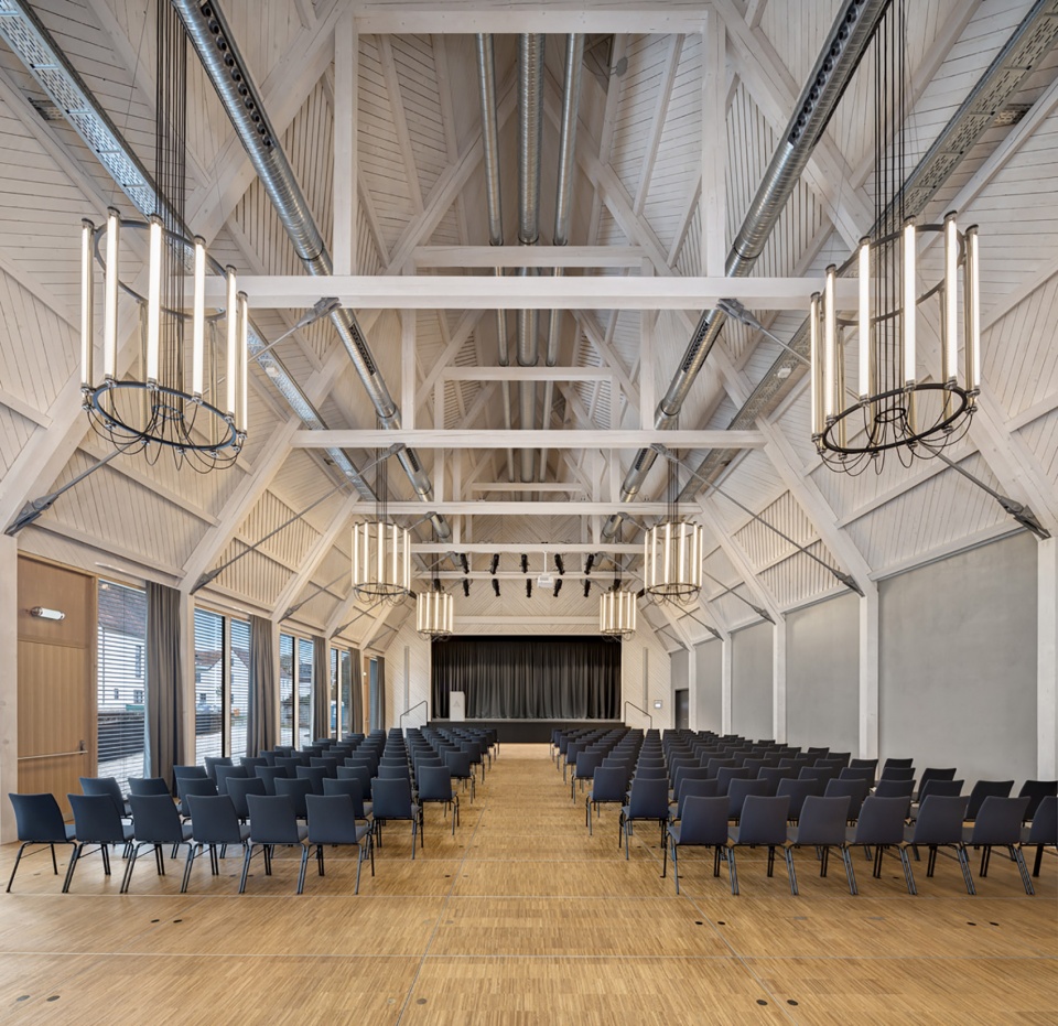 Kulturhalle Christoph Willibald Gluck by KÜHNLEIN Architektur