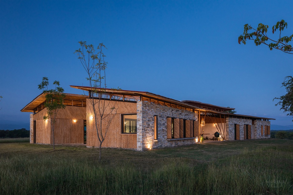 Traversa House by Marina Vella Arquitectura