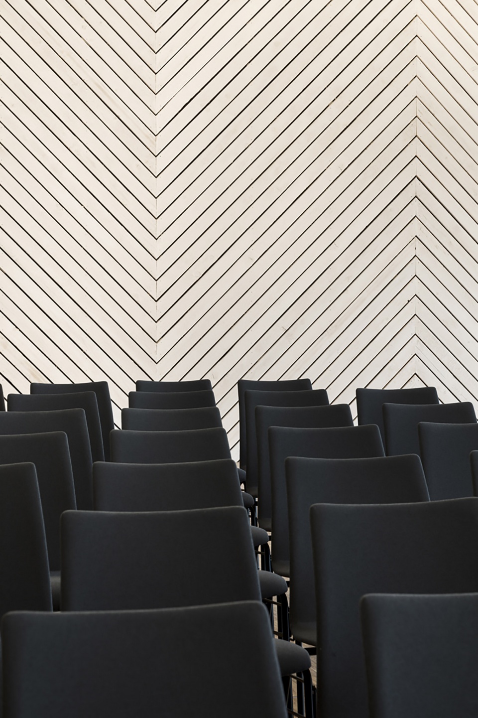 Kulturhalle Christoph Willibald Gluck by KÜHNLEIN Architektur
