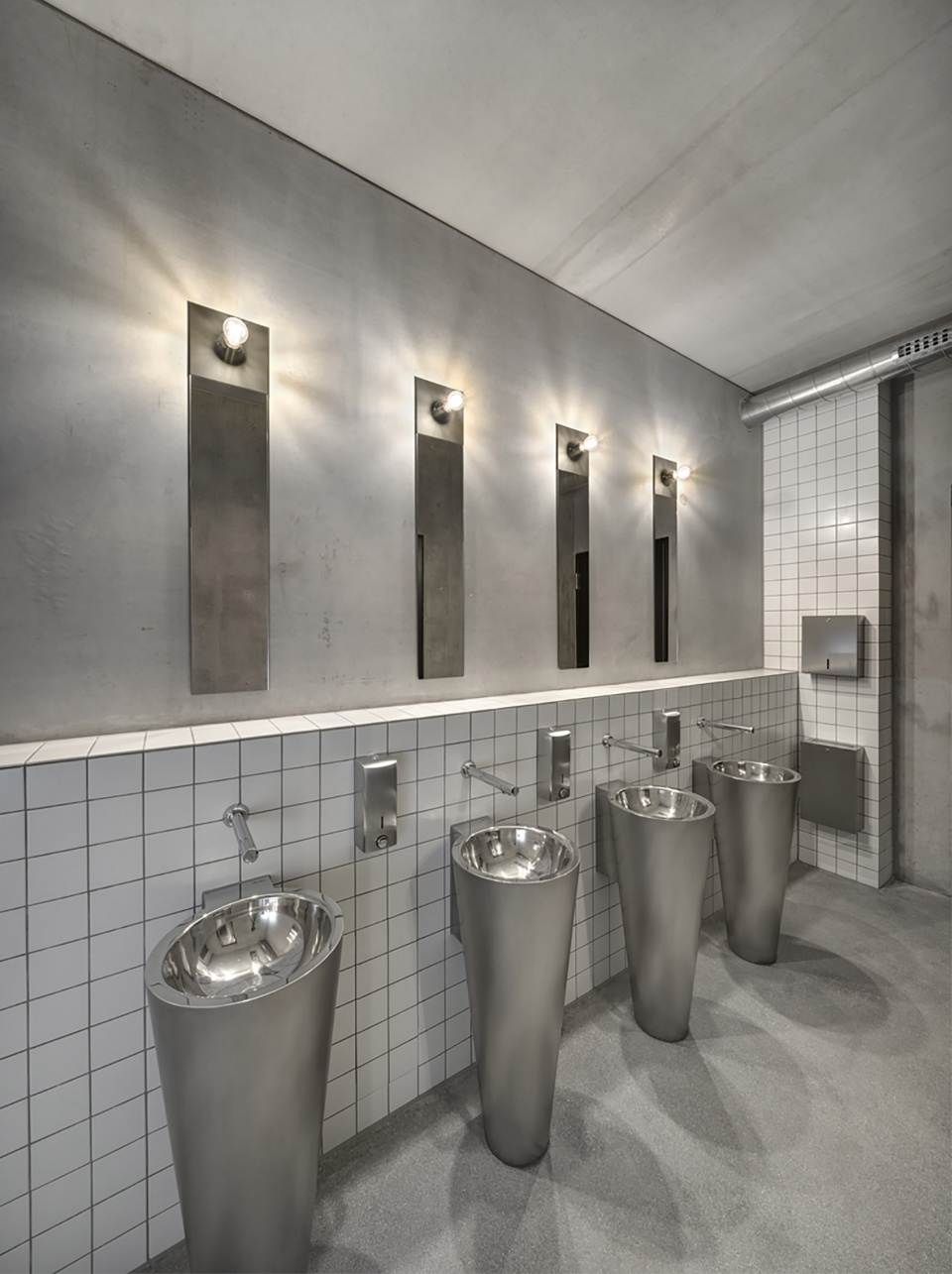 Kulturhalle Christoph Willibald Gluck by KÜHNLEIN Architektur