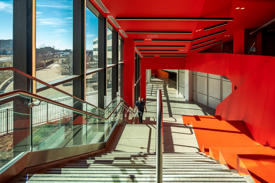 daley college manufacturing technology engineering center by jgma
