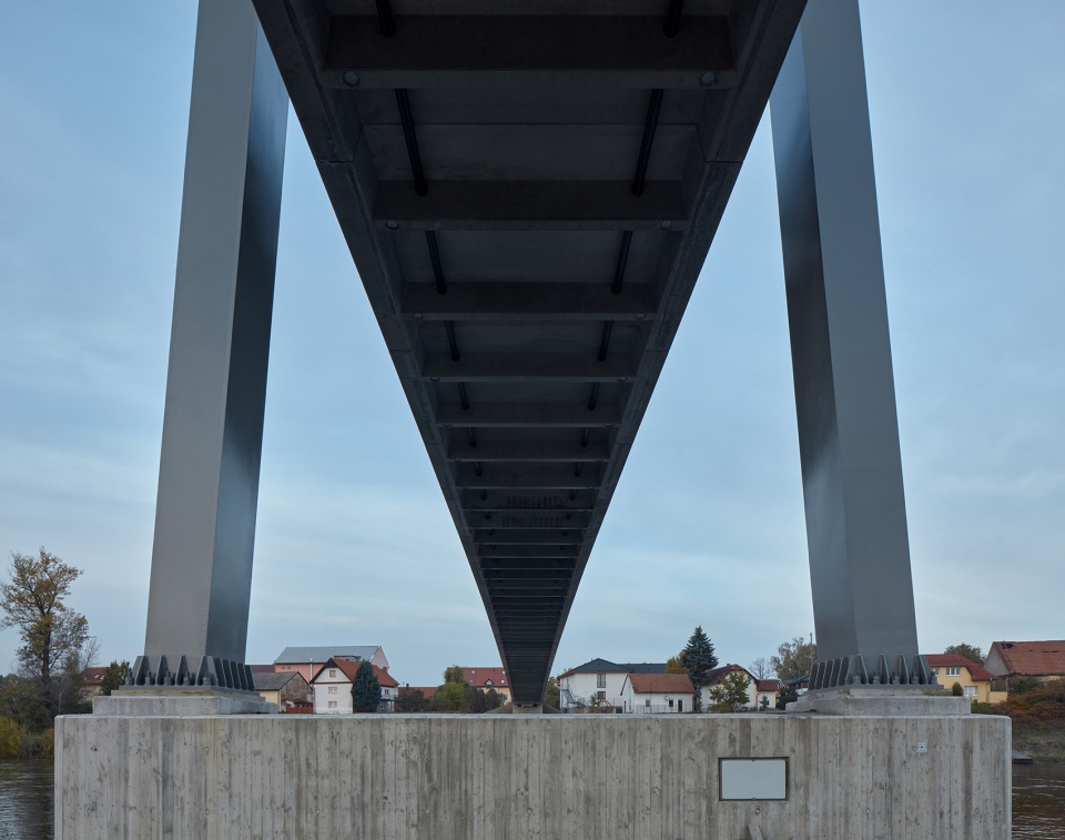 uhpfrc footbridge by petr tej marek blank jan mourek