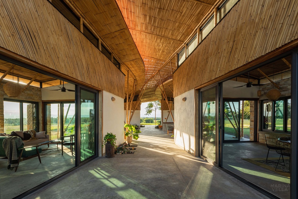 Traversa House by Marina Vella Arquitectura