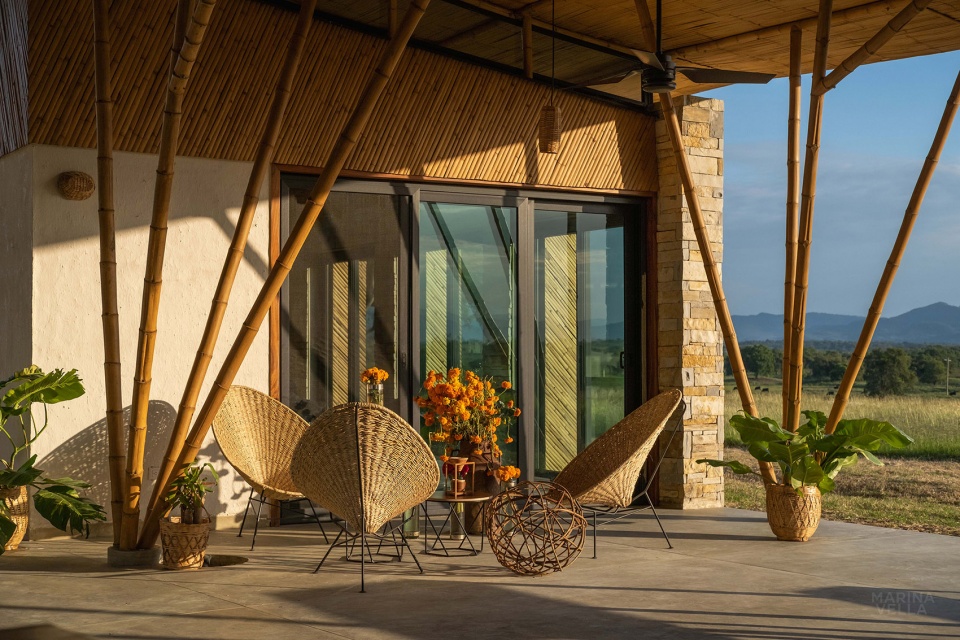 Traversa House by Marina Vella Arquitectura
