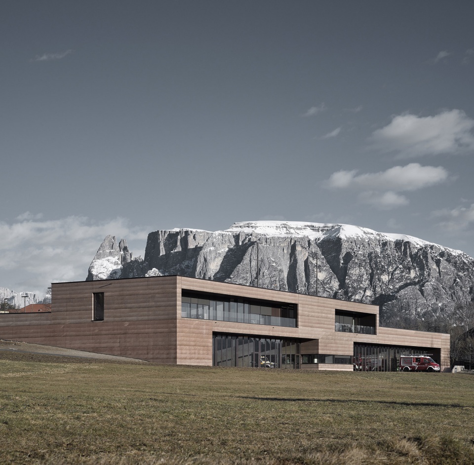 Civil protection centre Ritten by Roland Baldi Architects