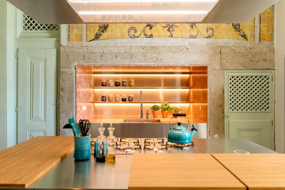 CR apartment by ESQVTA