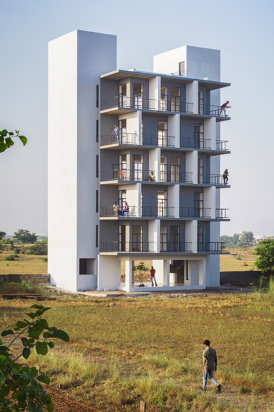 Flying Walls Hostel Dhulia Architecture Design Studio