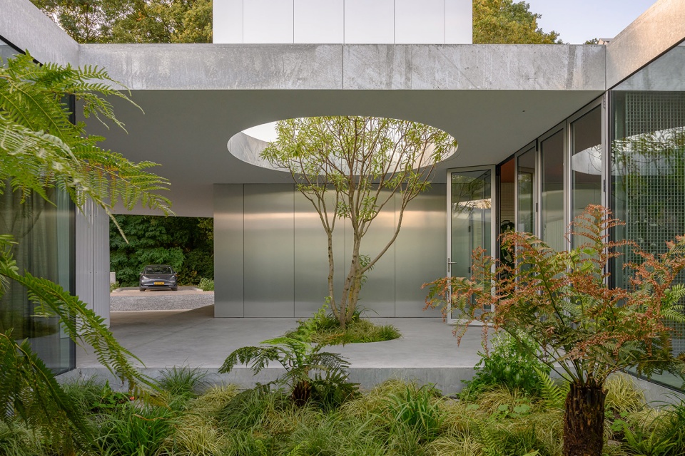 Villa Fifty Fifty Studioninedots
