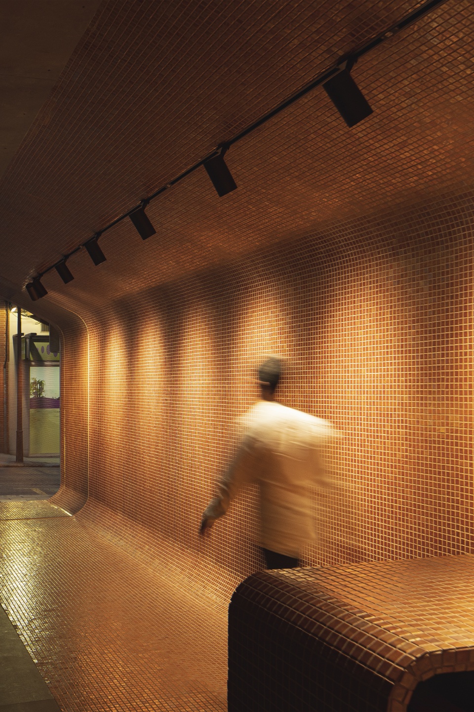 takeaway restaurant nakano by pablo munoz paya arquitectos