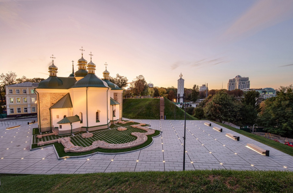 Renovation of the Spassky Bastion and Church Public Square by AER