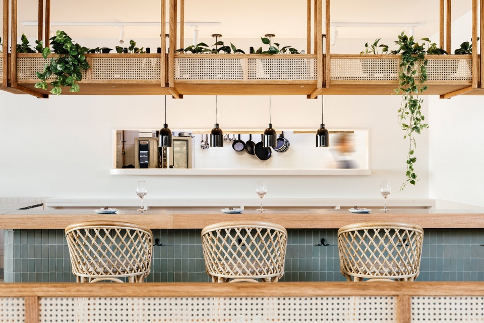 Sisterhood Restaurant café by Biasol