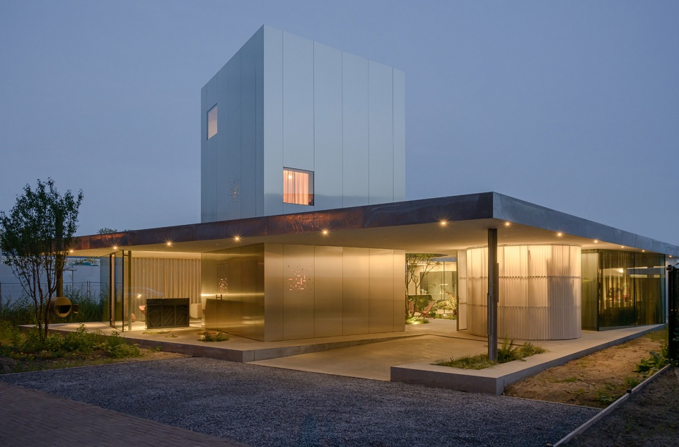 Villa Fifty Fifty Studioninedots