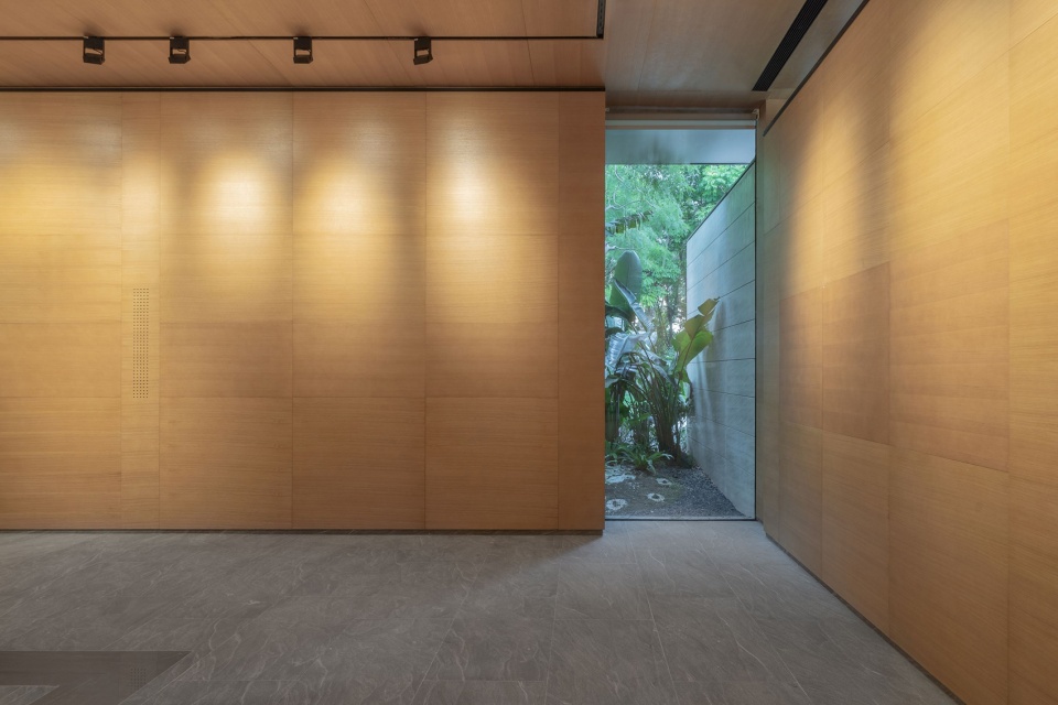 shenzhen lianhuashan park exhibition center