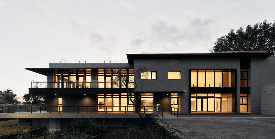 refurbishment of xingtian temple culture center by yd architects