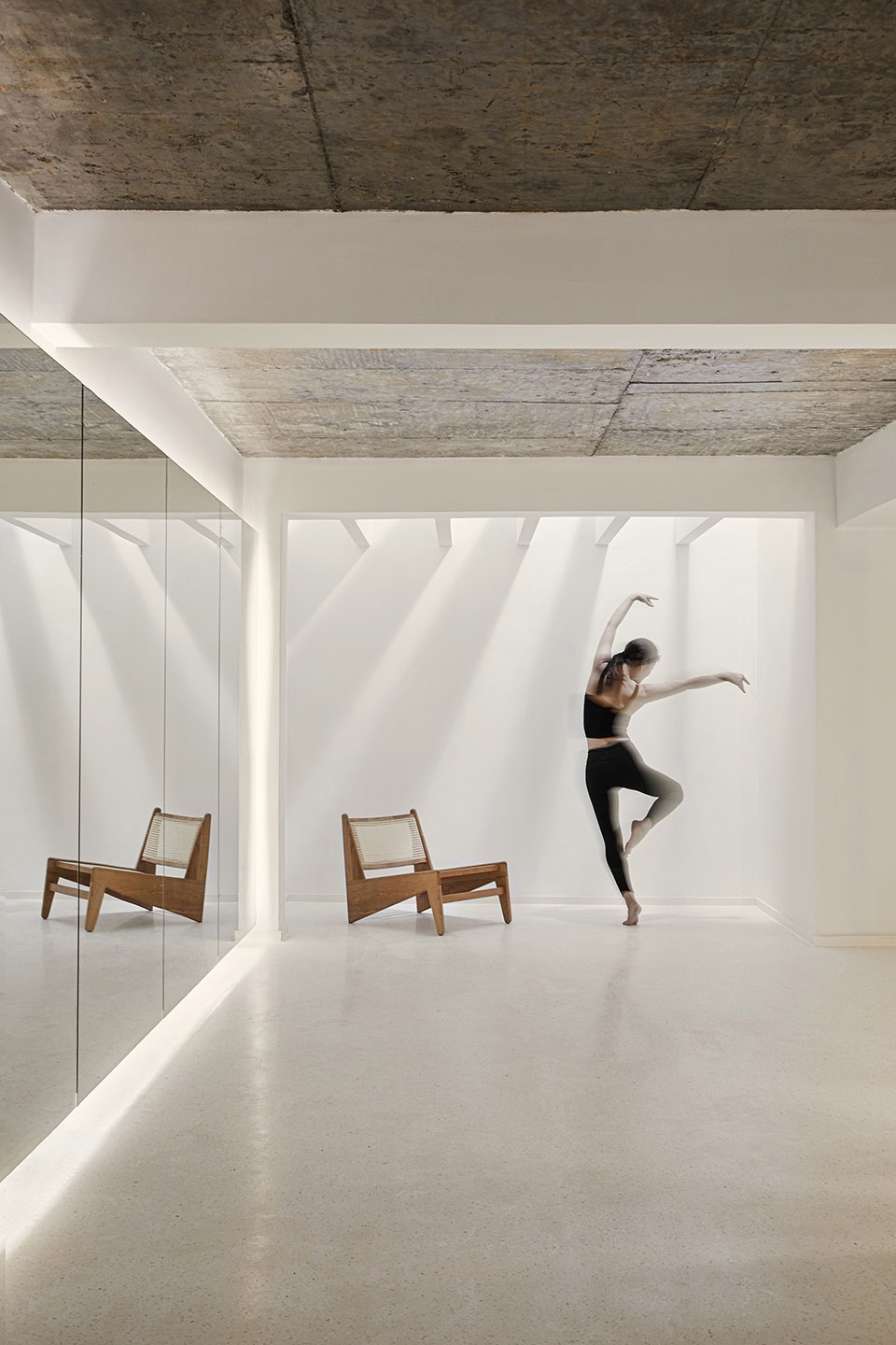 the sense of the space08张家宁▼瑜伽室,白色空间设有整面镜子