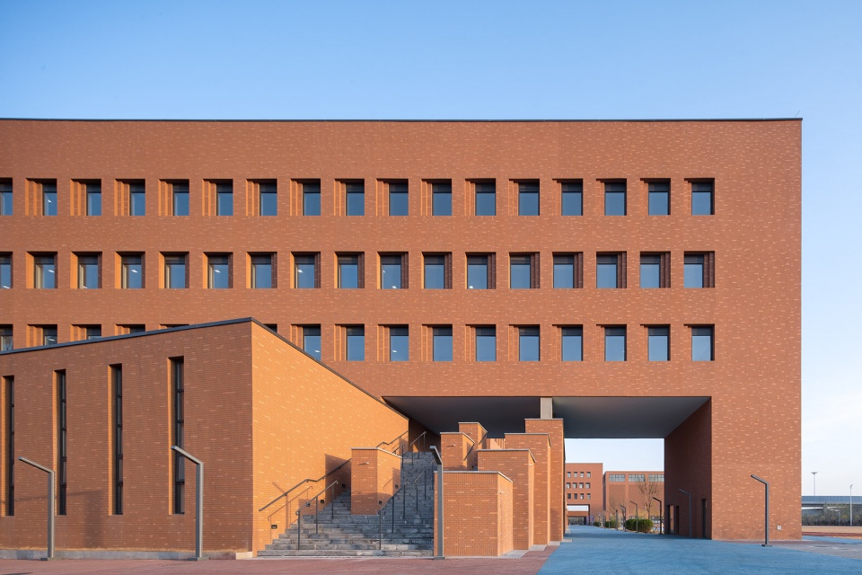 天津市第二新华中学 / 同济大学建筑设计研究院 - 谷德设计网