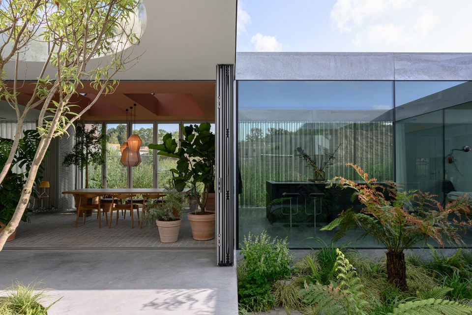 Villa Fifty Fifty Studioninedots